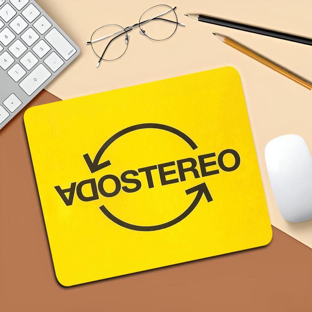 Gustavo Cerati Soda Stereo Mou - đánh giá và giá Desk Setup Anime